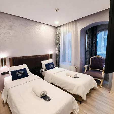 Heart Of Pera By Alyon Provincia di Istanbul